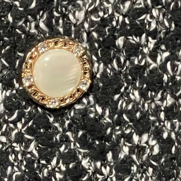 ๐ Cropped Boucle Jacket 0 L 12 NWT Torrid New Lady Jacket - Picture 7 of 8